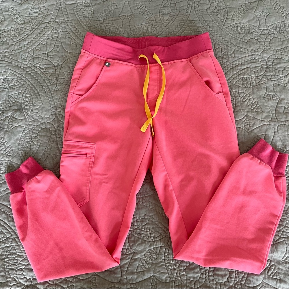 Figs neon pink Zamora jogger scrub pants - size X-SMALL